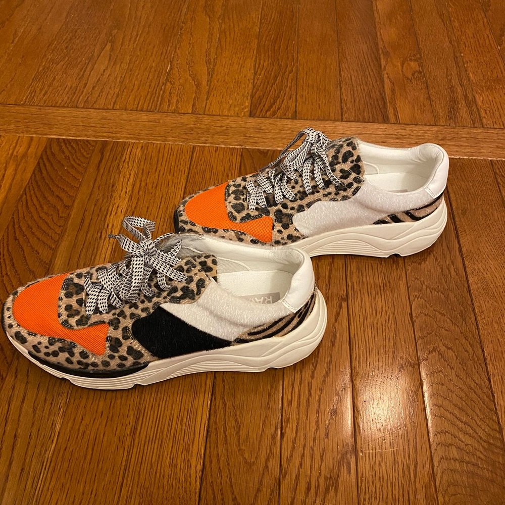 White Raven Runners